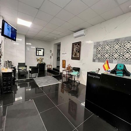 Hostal Milan Alicante Exterior foto Reception area of the Embassy of Spain in Tirana