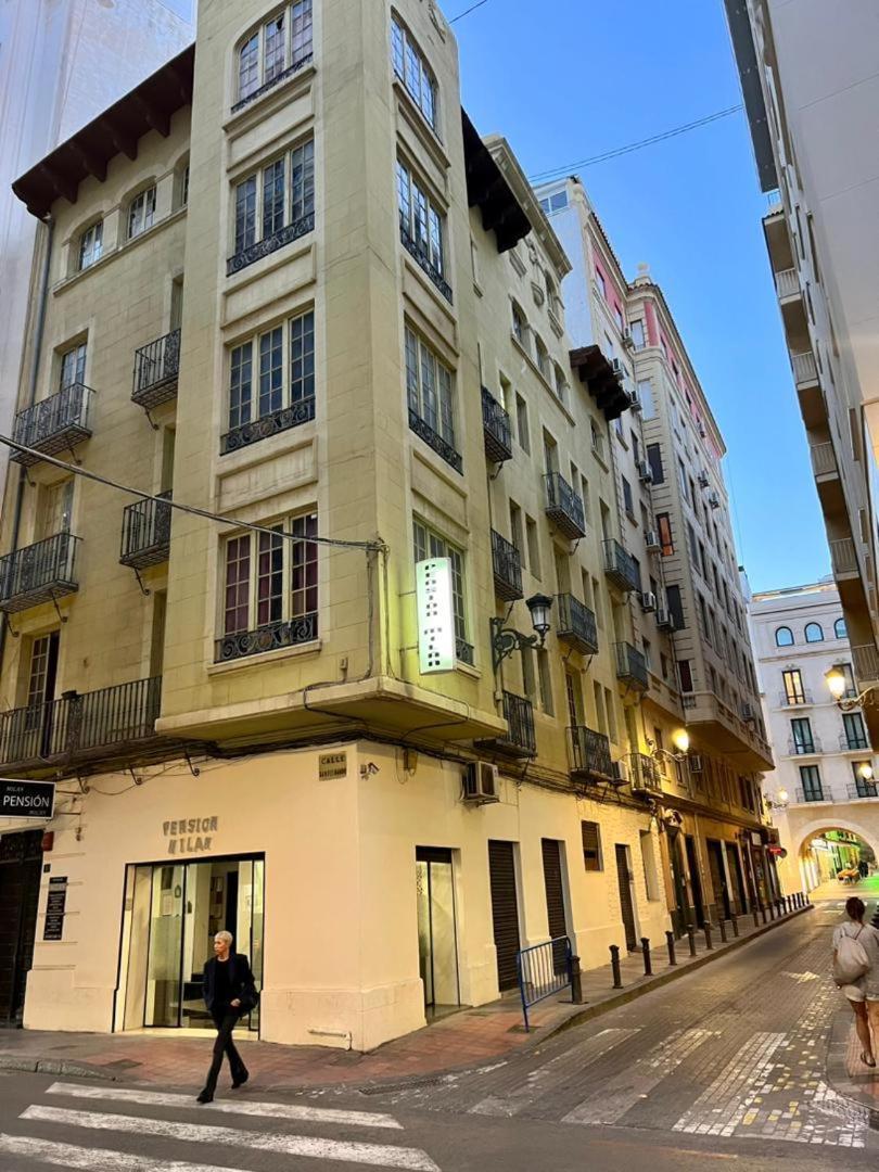 Hostal Milan Alicante Exterior foto The building of the museum